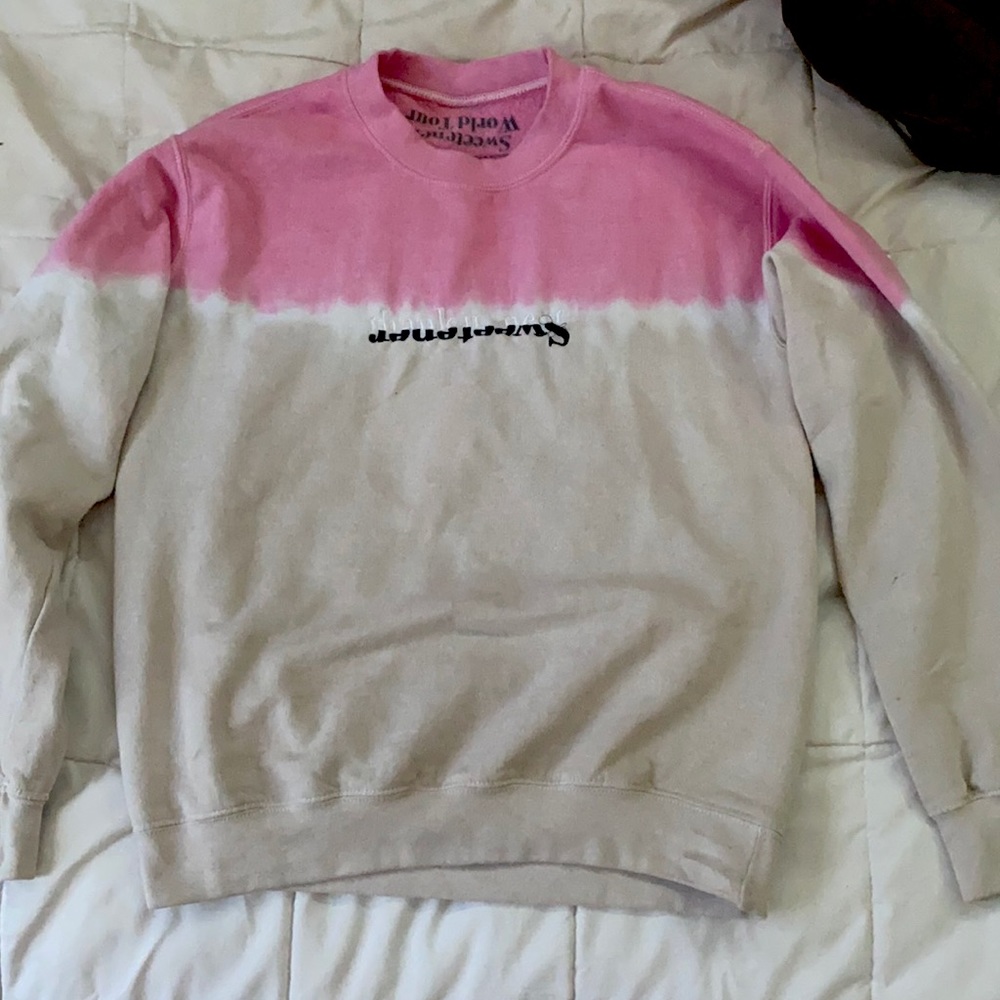 ariana grande sweetener tour sweatshirt!